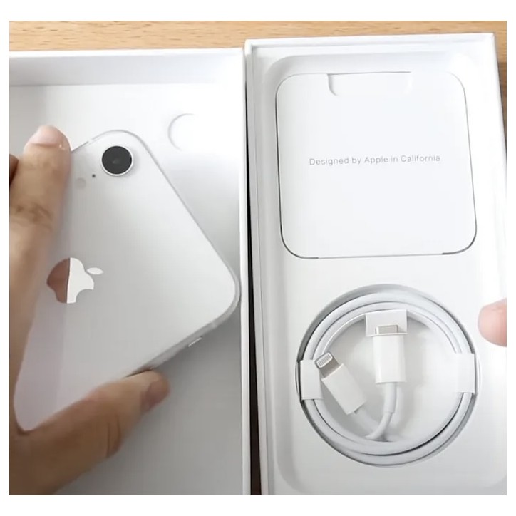 Apple iPhone XR blanc 64 Go iOS 17 - 4G, double SIM, écran 6,1" -  Reconditionné à neuf